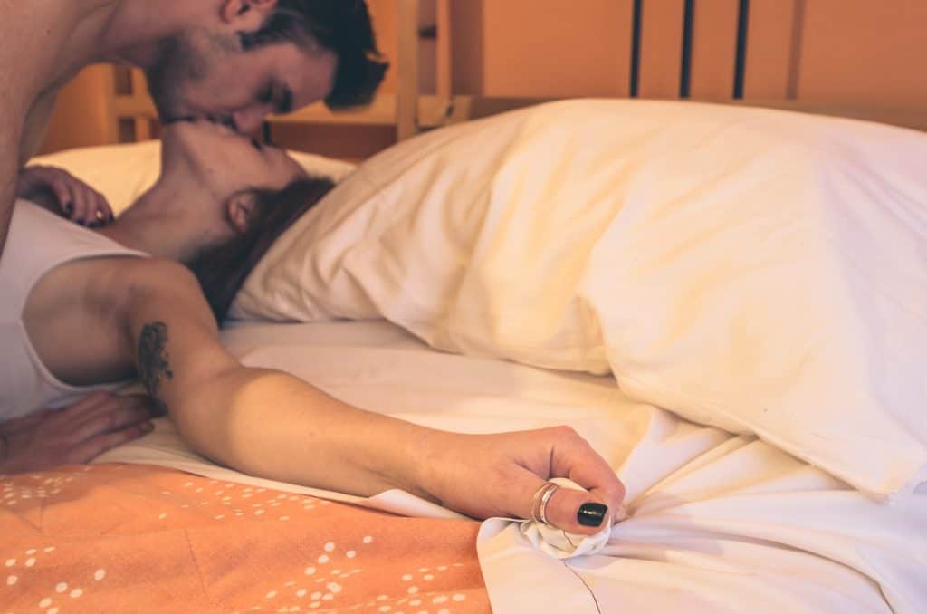 Seksualna komunikacija putem sex SMS oglasa: savjeti i trikovi